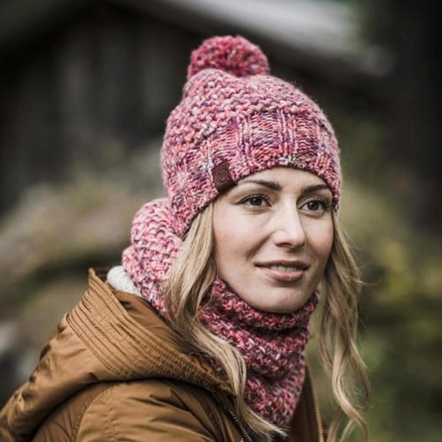 Tour De Cou Tricoté Buff Margo Flamingo Pink 2 Tour De Cou Tricoté Buff Margo Flamingo Pink – Image 2