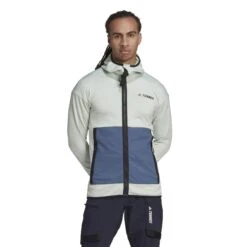 Veste De Trail Adidas Terrex Tech Flooce Light -Promos Randonnée Boutique adidas hh9256 3 apparel on model standard view white