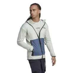 Veste De Trail Adidas Terrex Tech Flooce Light -Promos Randonnée Boutique adidas hh9256 6 apparel on model walking view white