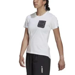 T-shirt Femme Adidas Terrex Pocket Graphic -Promos Randonnée Boutique gu8983 app on model front white