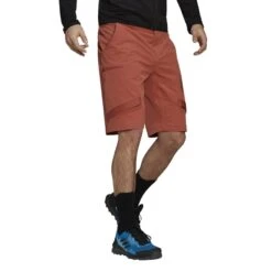 Short Adidas Terrex Zupahike -Promos Randonnée Boutique h51494 app on model walking white 1645025025