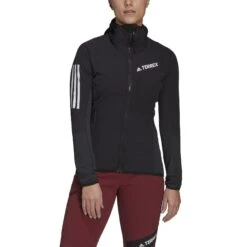 Veste Imperméable Femme Adidas Techrock 9 Veste Imperméable Femme Adidas Techrock -Promos Randonnée Boutique hf0727 4 apparel on model front view white